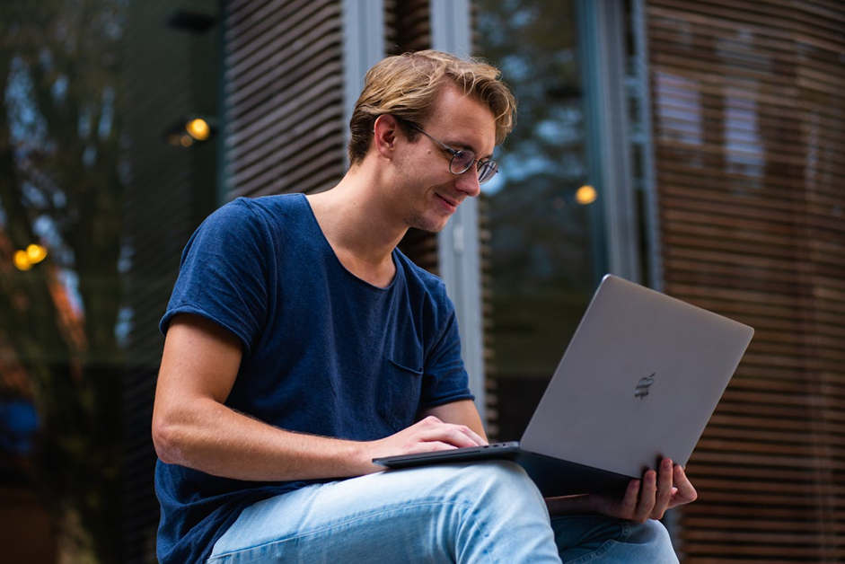 Os Melhores Cursos de Desenvolvimento Pessoal para Trainees: Impulsione Sua Carreira